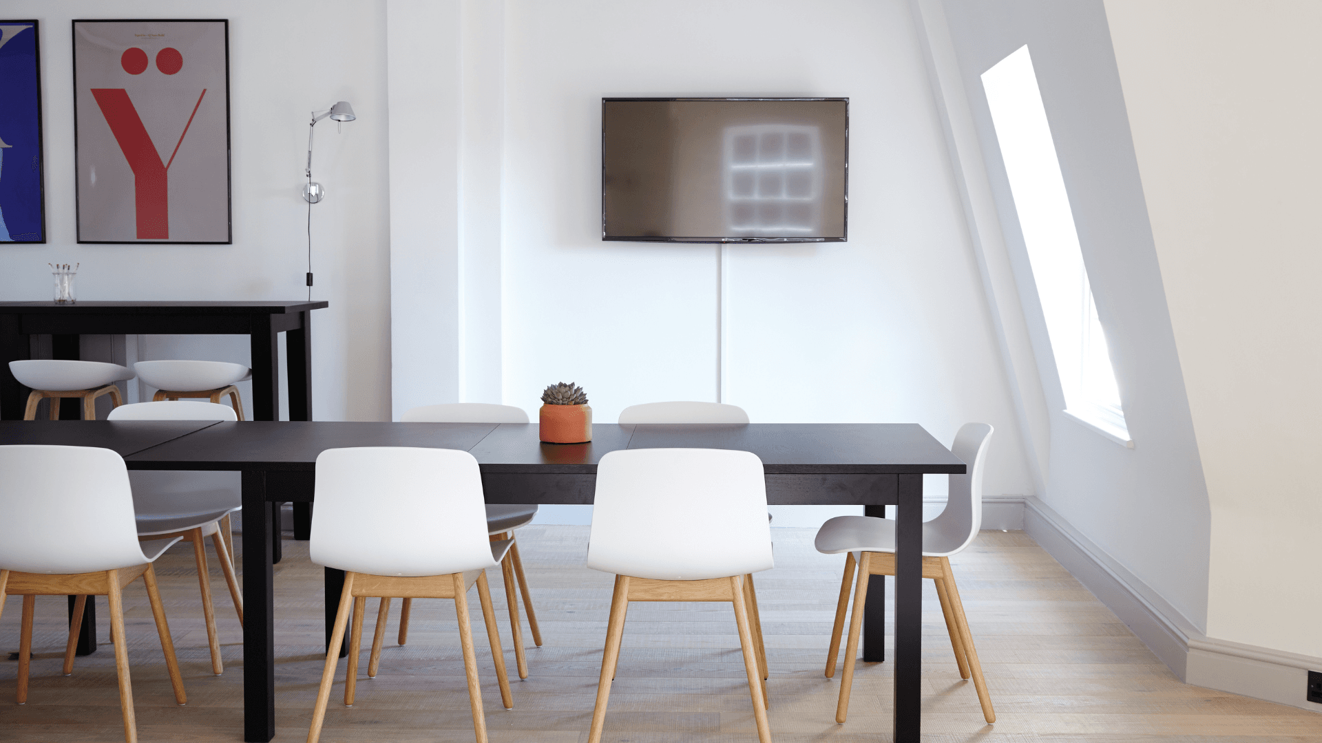 The Nu-Air ES100 HRV is a compact, 127 CFM heat recovery ventilator designed to bring fresh outdoor air into tight, energy-efficient homes while exhausting stale indoor air and recovering heat that would otherwise be lost. This unbiased review explains what the ES100 does, who it suits best, and how it performs in real-world residential and light-commercial applications.