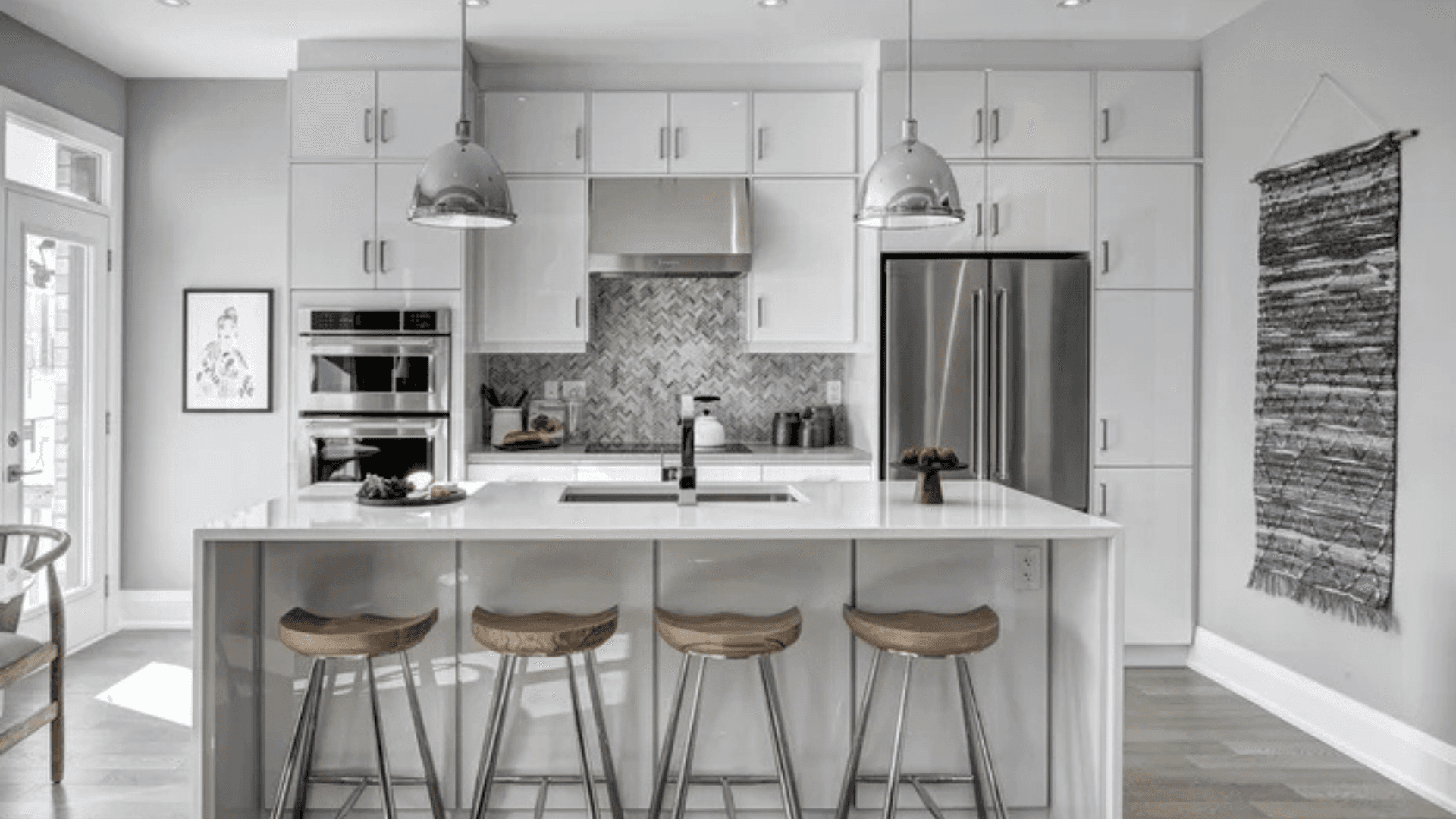 The Cyclone Pro Collection PTB88 is a powerful, versatile under cabinet or wall mount range hood designed for homeowners who want strong ventilation, durable construction, and simple controls. This review walks through the PTB88’s verified specifications, real-world performance, installation considerations, and how it compares with other Cyclone and competing models so you can decide if it’s the right upgrade for your kitchen and indoor air quality.