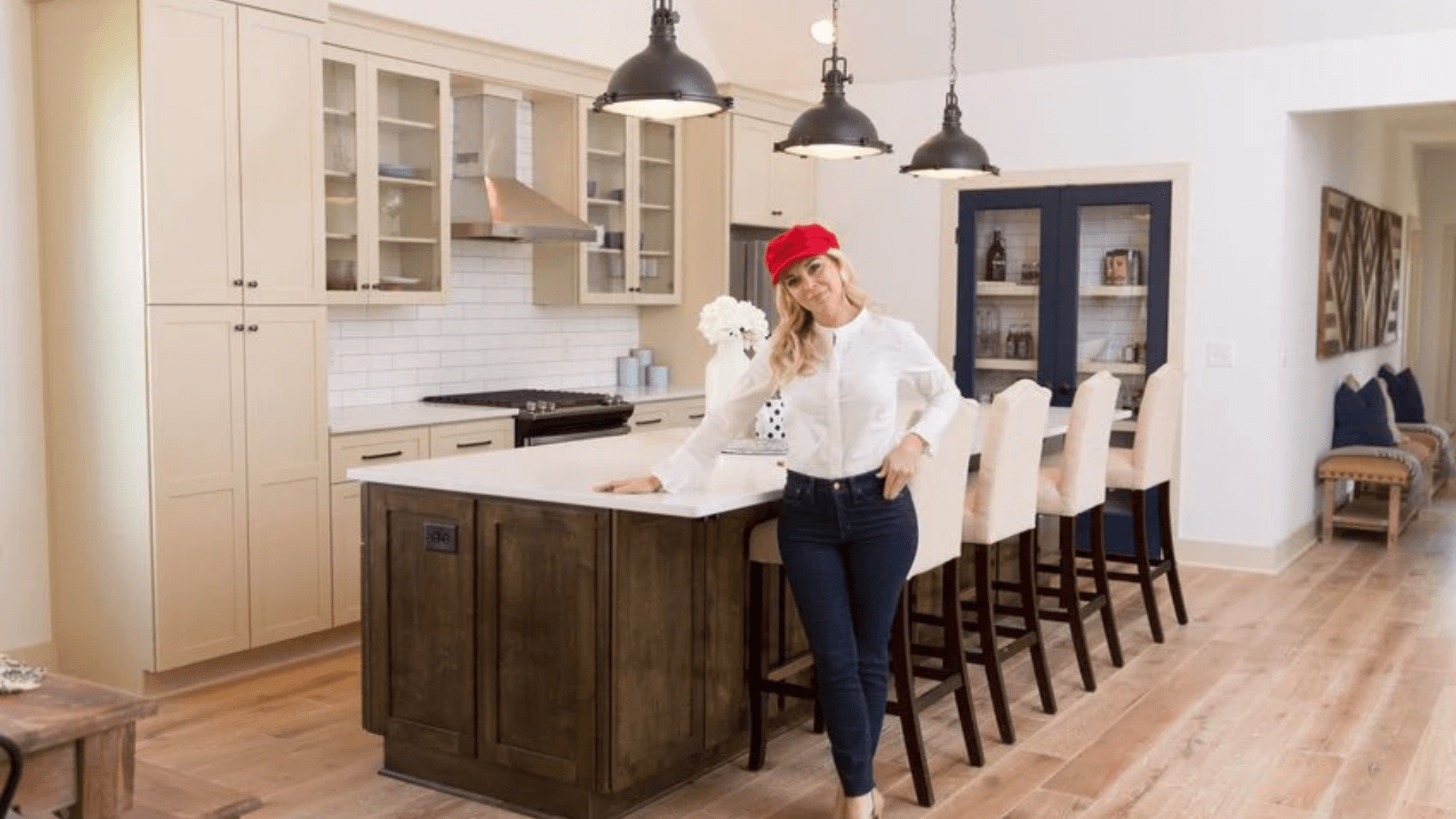 The Cyclone Pro Collection SCB711 is a professional‑grade, ducted wall mount range hood designed for serious home cooks and light‑commercial users who want strong, simple, reliable ventilation. With a 650 CFM blower, stainless steel baffle filters, and straightforward push‑button controls, it offers powerful performance and durable construction in a clean, modern package.